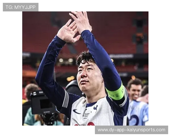 孙兴慜轻巧一挑破门，热刺全员激动